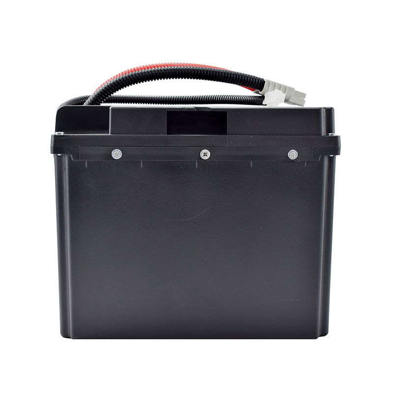 Bateria de lítio de caminhão de paletes preto com tensão de 24 V para aumentar a produtividade