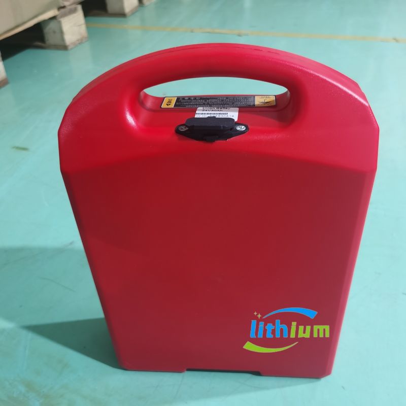 Bateria de íons de lítio para empilhadeira elétrica de cor preta com capacidade 30Ah Voltagem 24V