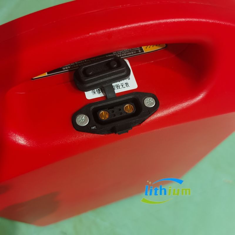 Bateria de íons de lítio para empilhadeira elétrica de cor preta com capacidade 30Ah Voltagem 24V